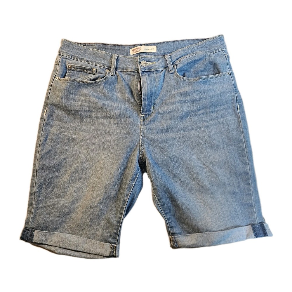 Levi Strauss Signature Bermuda Shorts Womens 12 W31 Light Wash Cuffed Denim